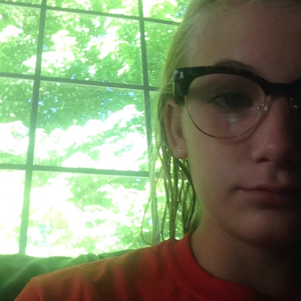 Meet your Posher, Kenzie